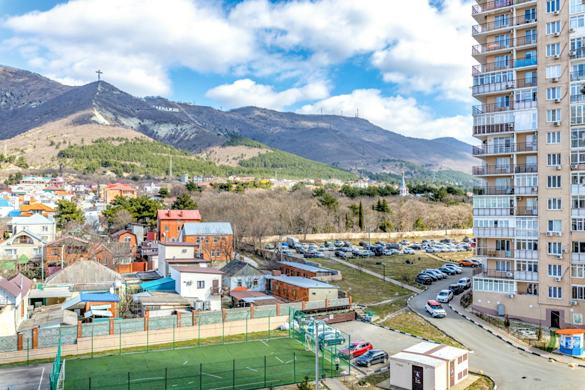 Улучшенные трехкомнатные апартаменты с террасой