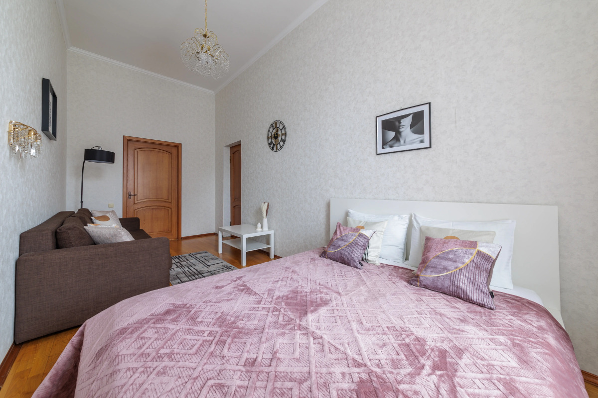 Апартаменты у Казанского Собора DereMRents ДереМРентс