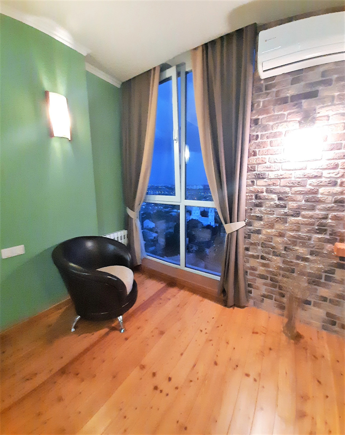 Апартаменты Мегаполис Сакко и Ванцетти 78-А-155