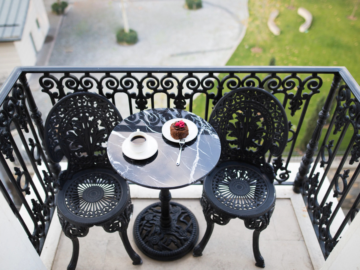 Отель Maroon Pera