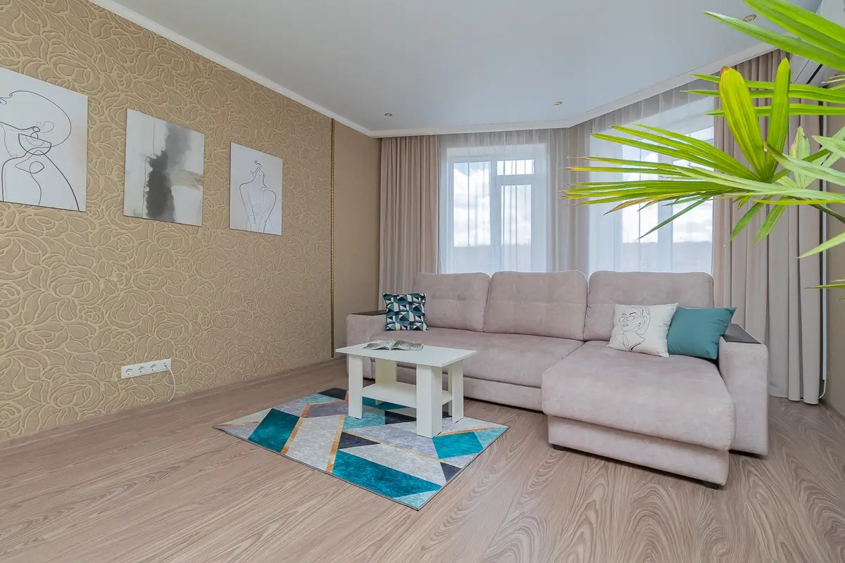 Квартира Happy House  Комарова 17/2