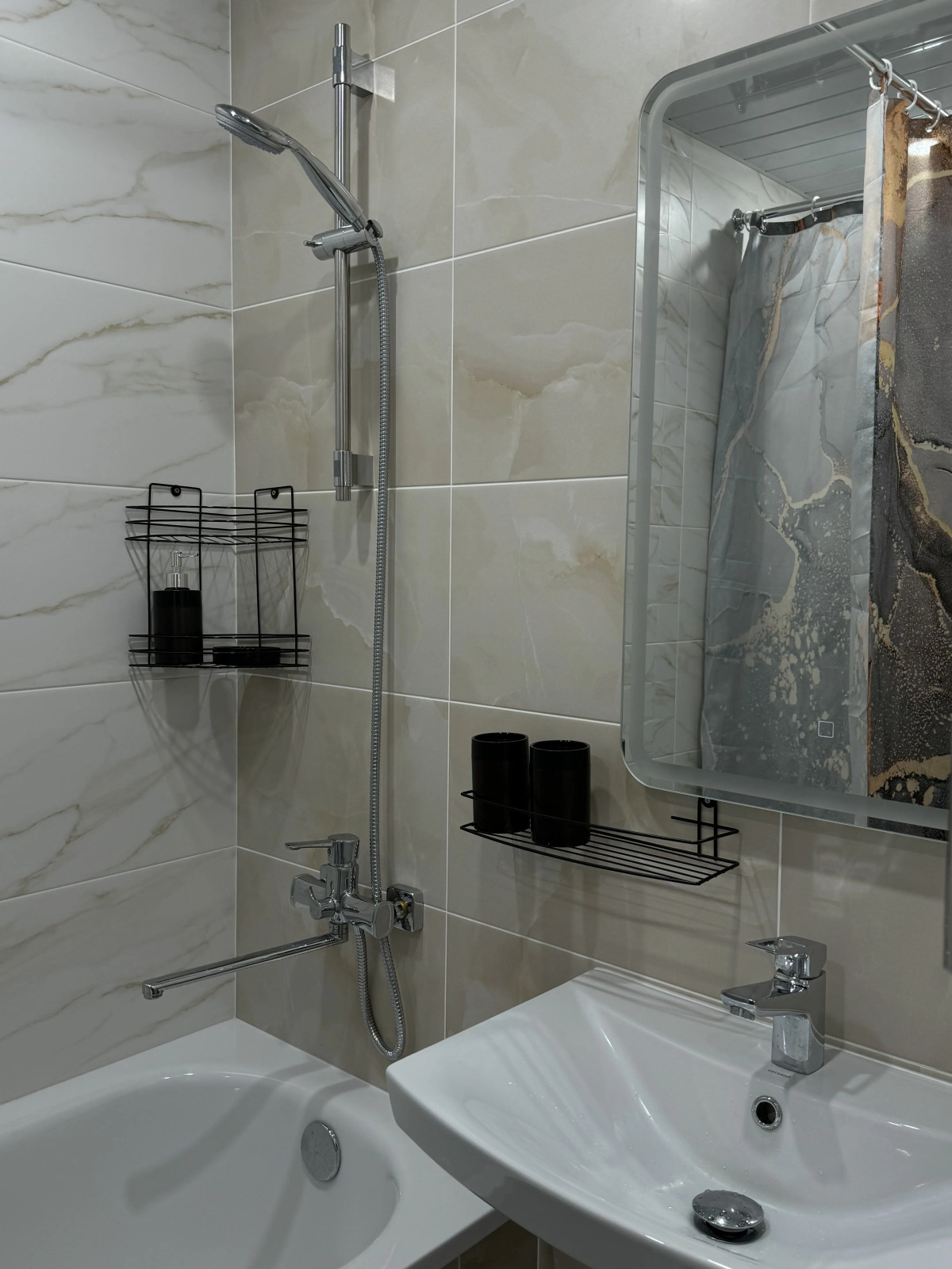 2-х комнатная новая, чистая, уютная и просторная квартира рядом с Набережной