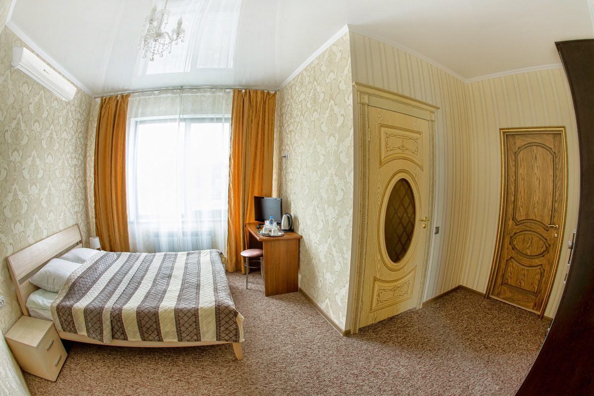 Отель Империал