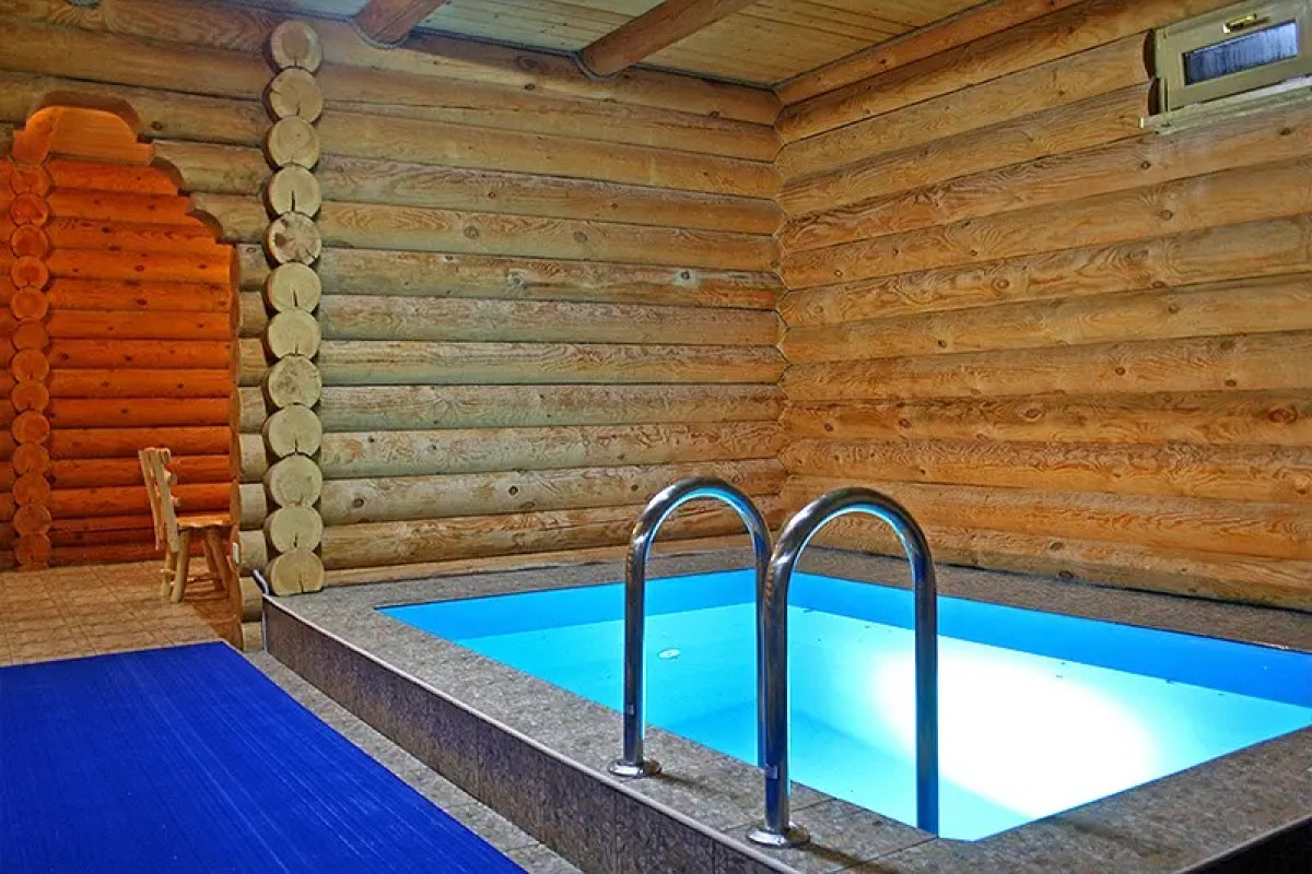 Отель NATIONAL Dombay