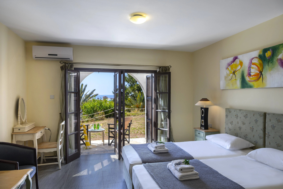 Отель Latchi Family Resort