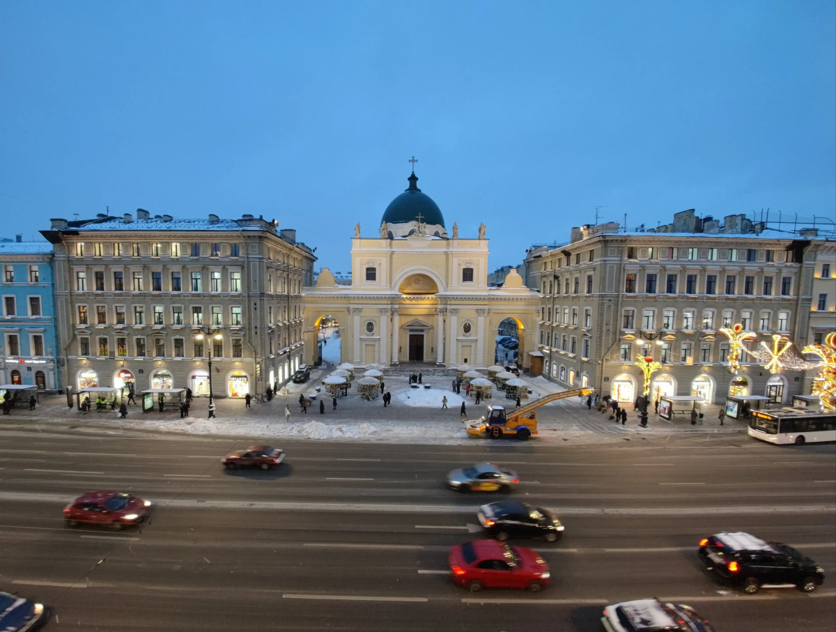 Апартаменты Камелот с шикарным видом на Невский проспект