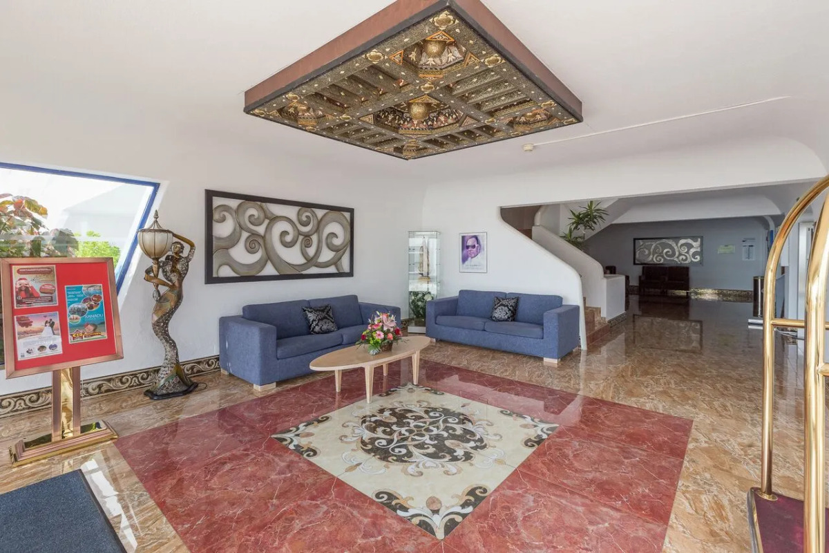 Апарт-Отель Grand Muthu Oura View Beach Club