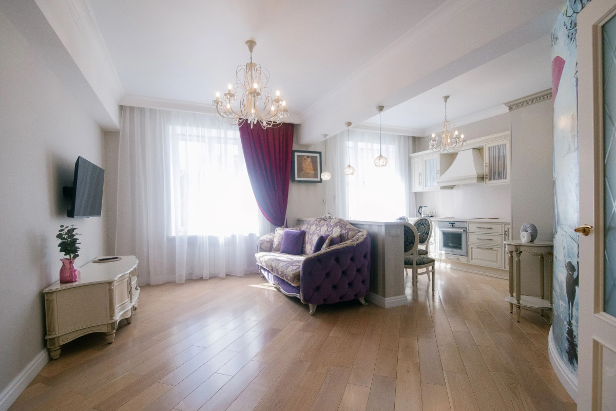 Квартира Большая трехкомнатная квартира с видом на Храм