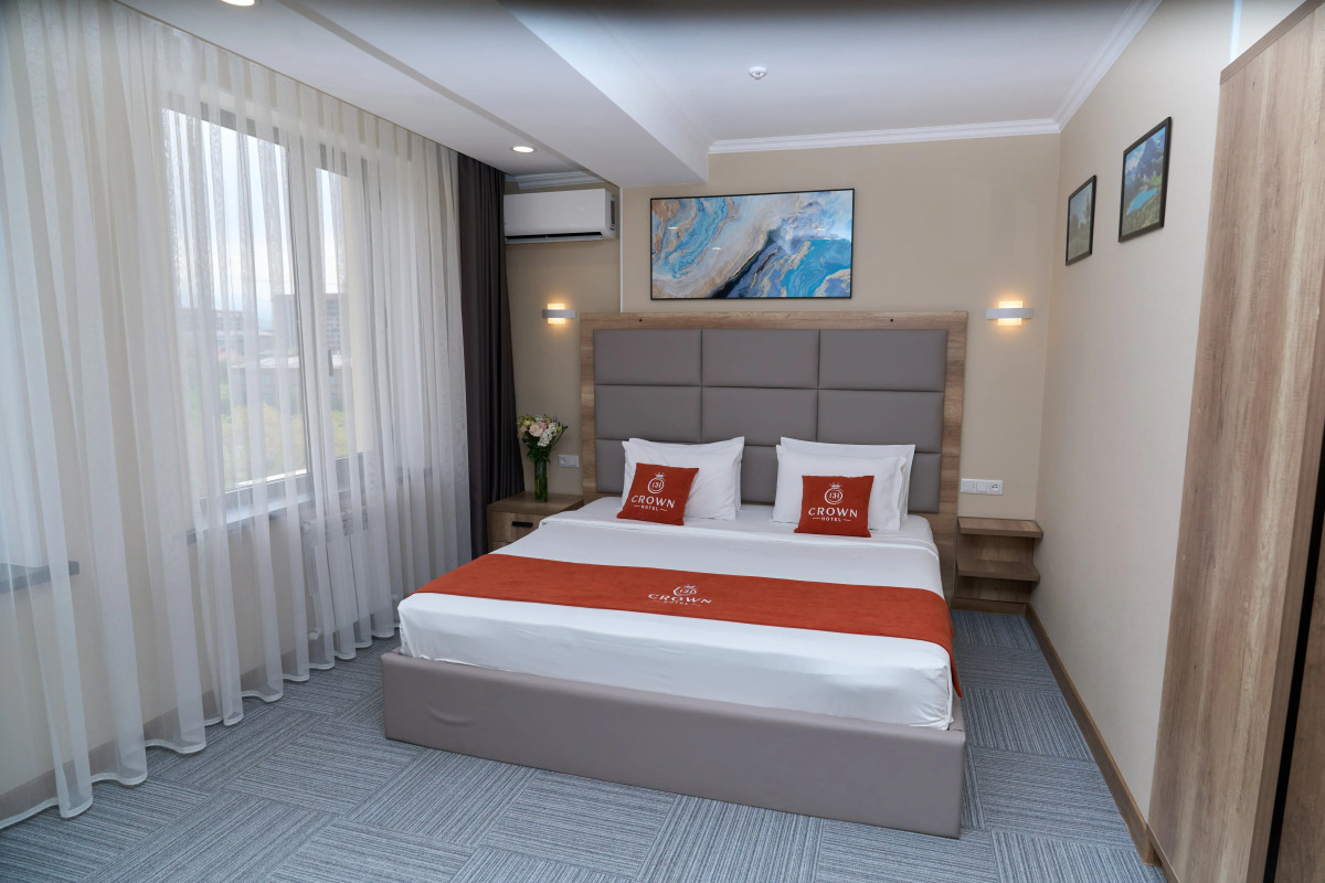 Отель Crown Hotel Bishkek