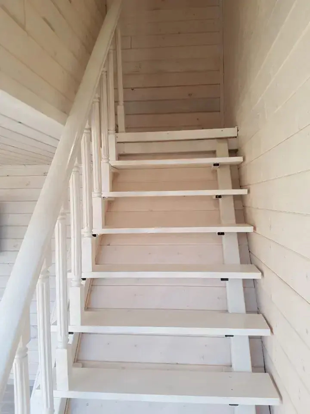 Частный дом с баней бассейном и мангалом на берегу реки