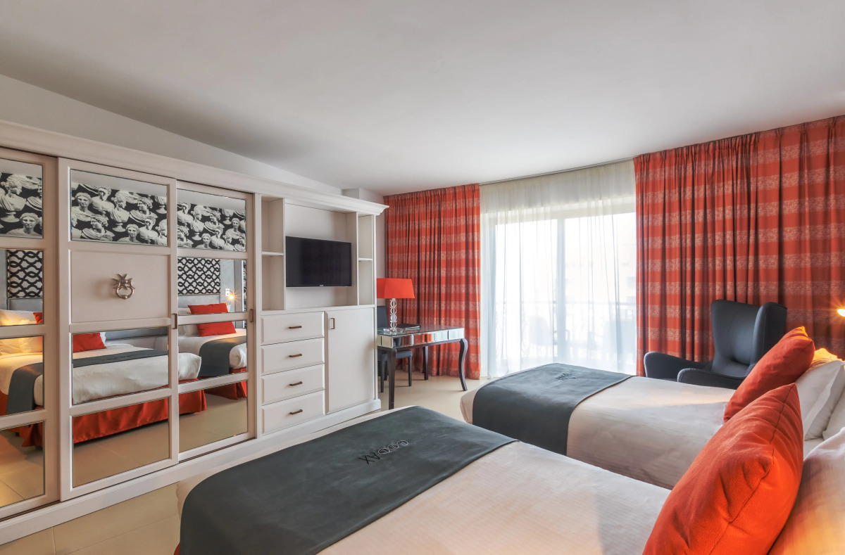 Отель AX The Palace