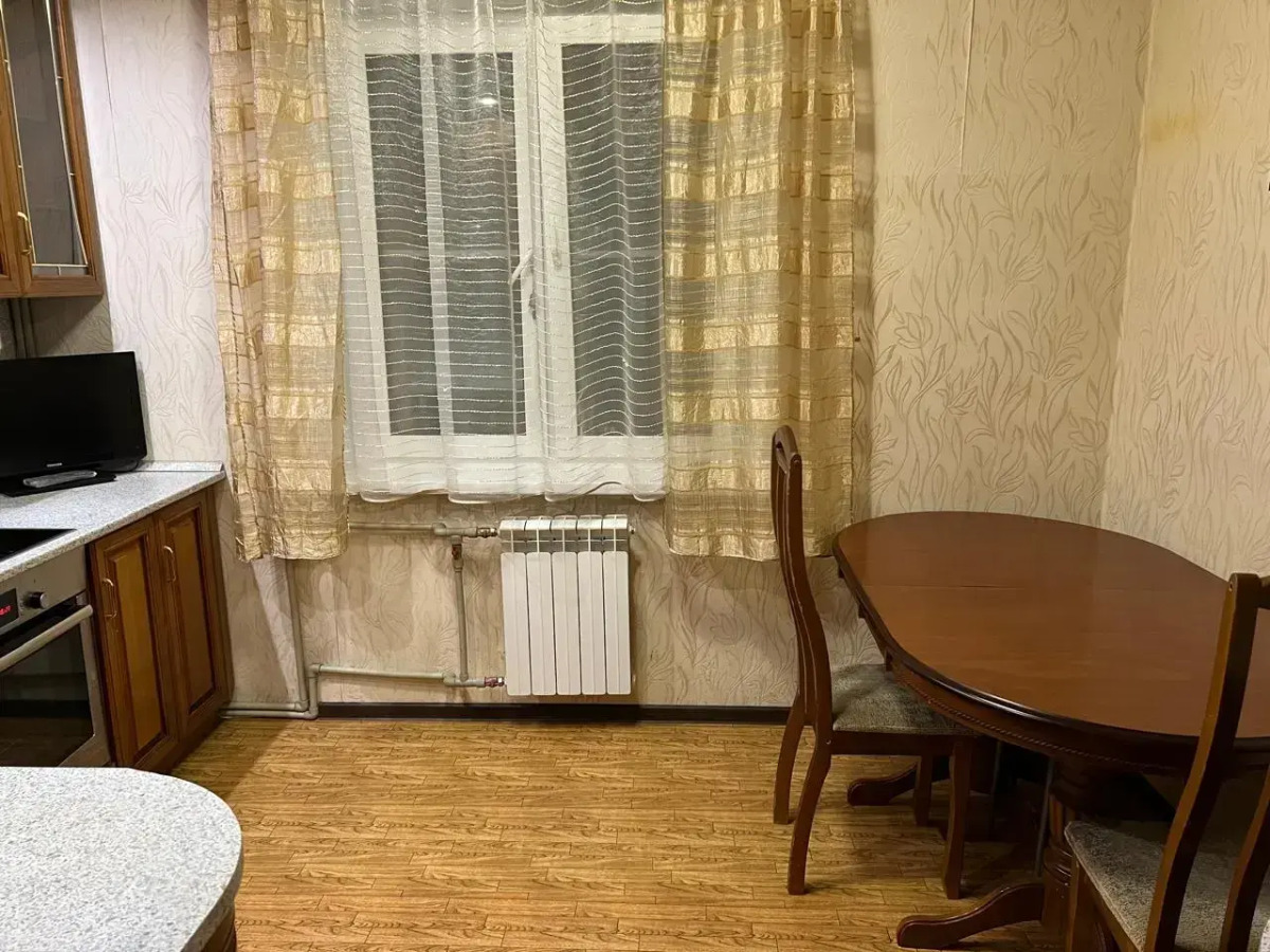 Квартира Родионова 165/4