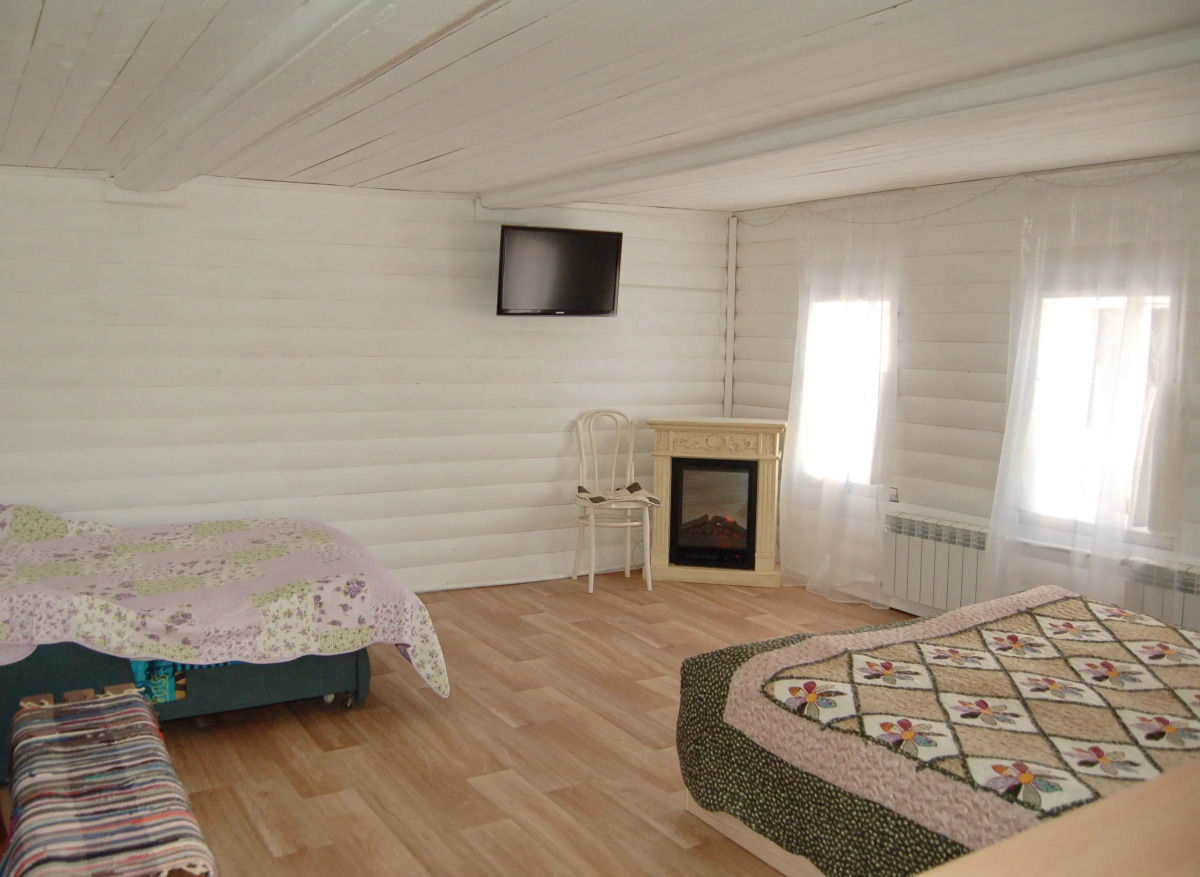 Дом с наличниками около Ростова