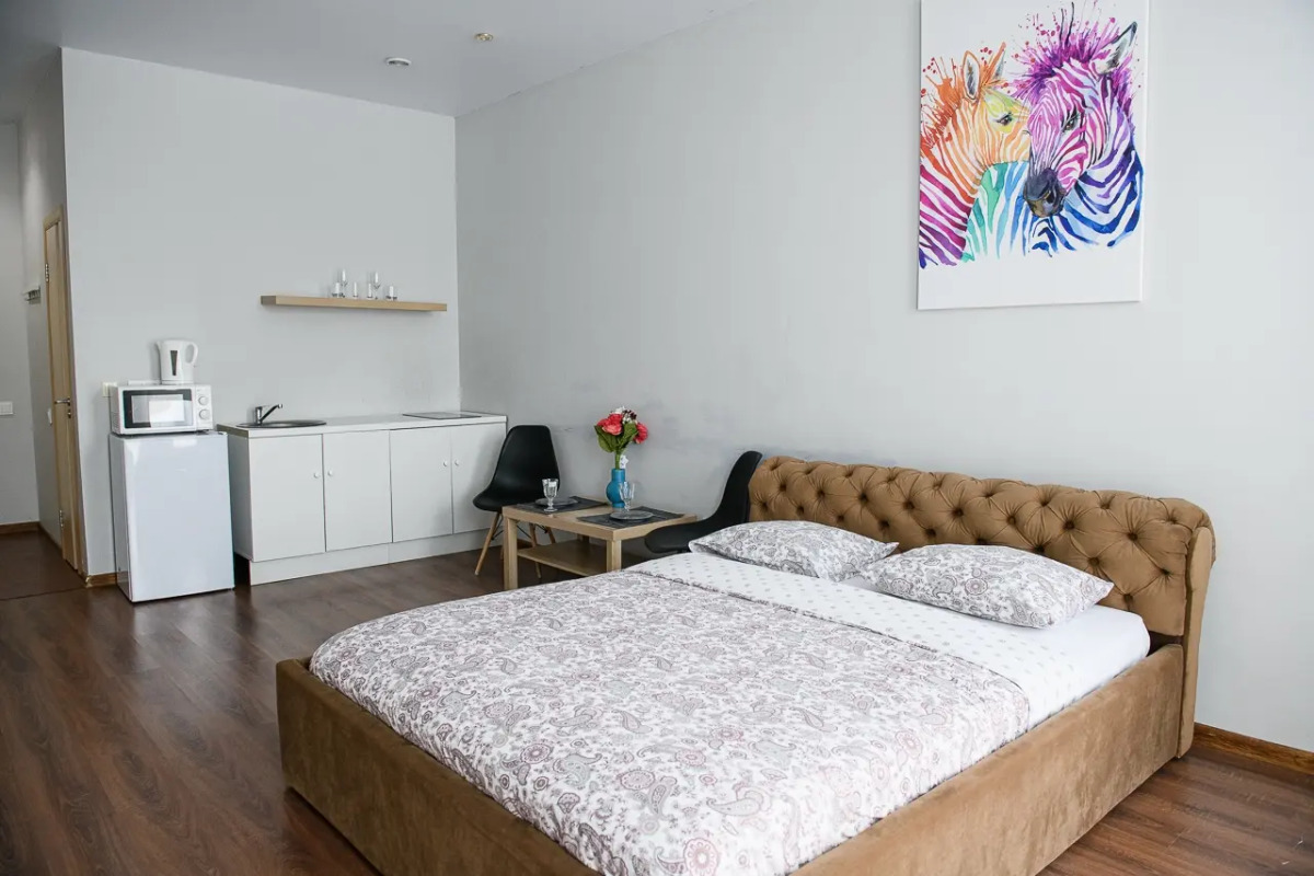 Апартаменты на Верхнеторговой 4