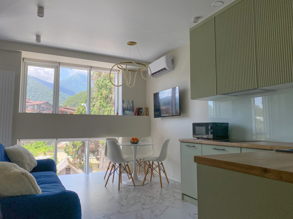 Квартира с видом на горы в центре Поляны