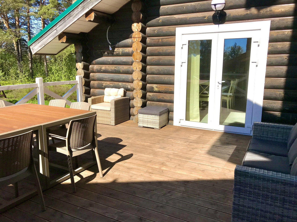 Шале на Скале с Видом на Озеро