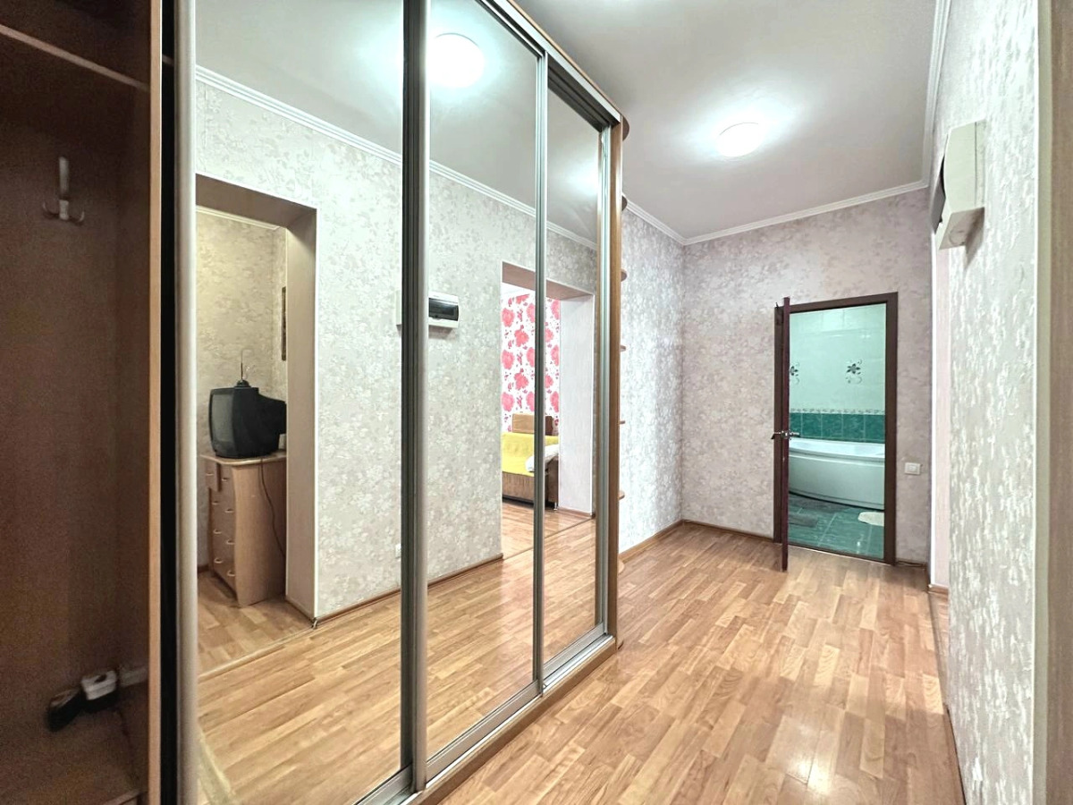 Квартира трехкомнатная в центре на Весенней