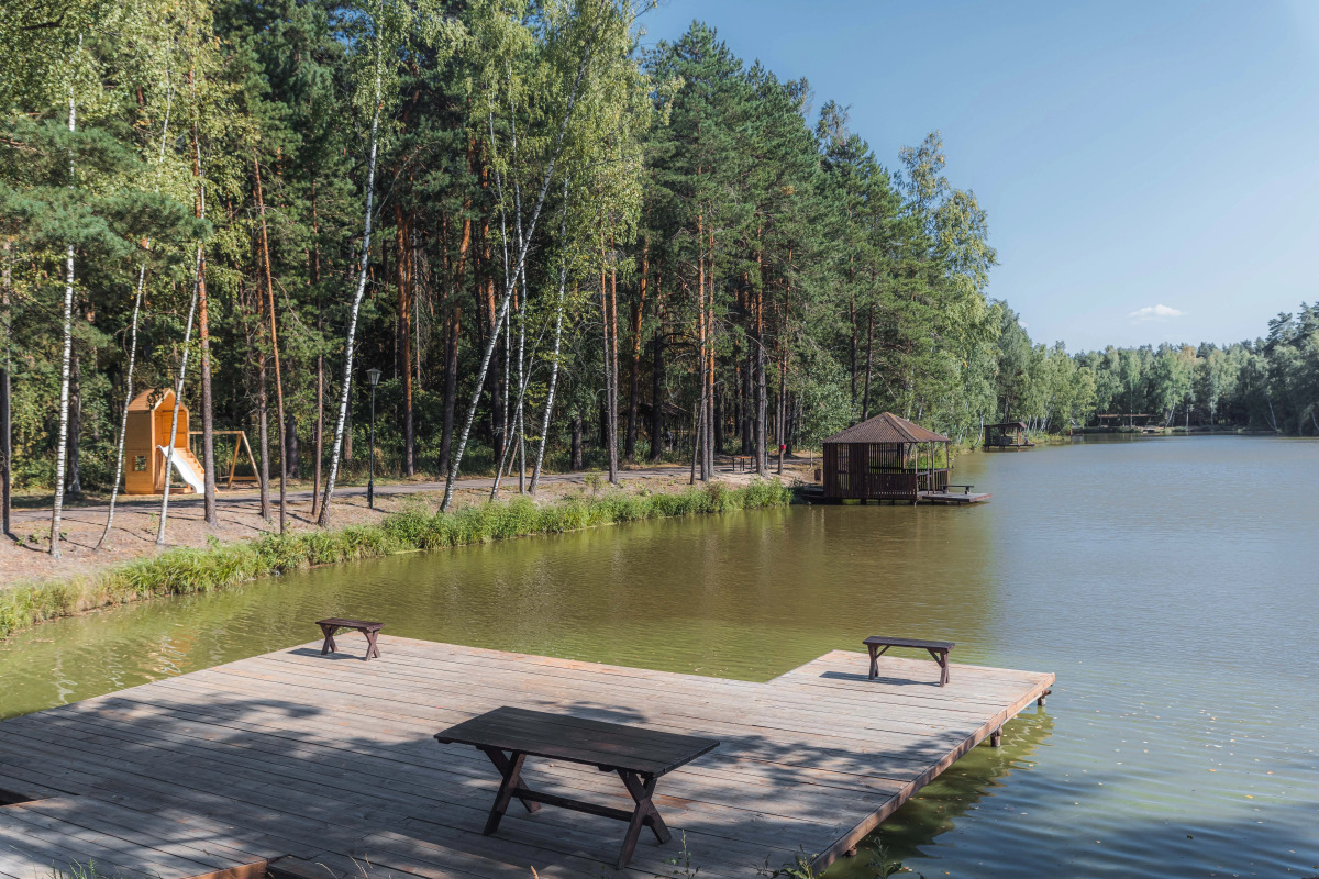 Бисерово Клуб