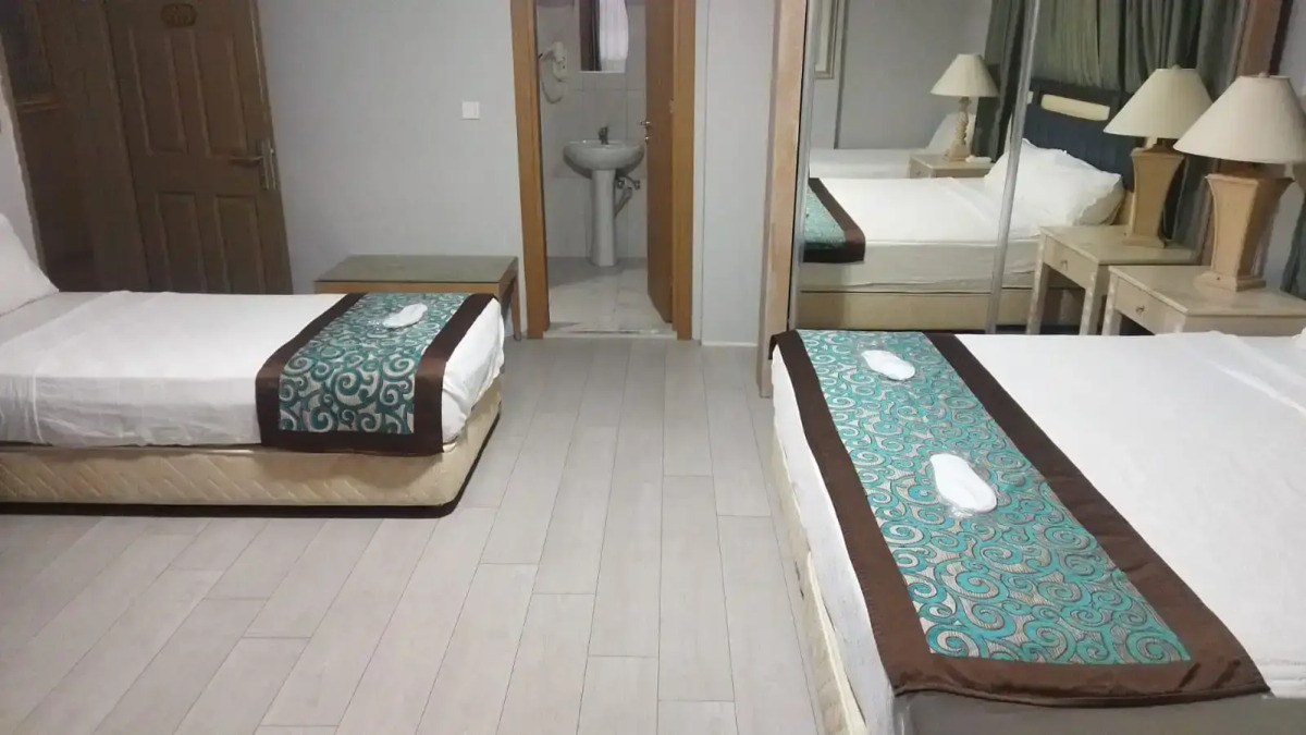 Отель Sever Suites