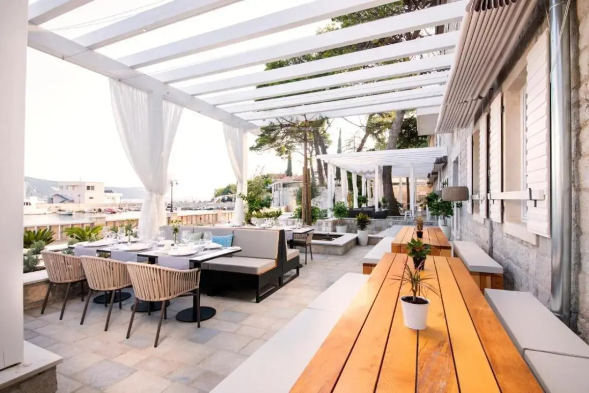 Lazure Hotel and Marina