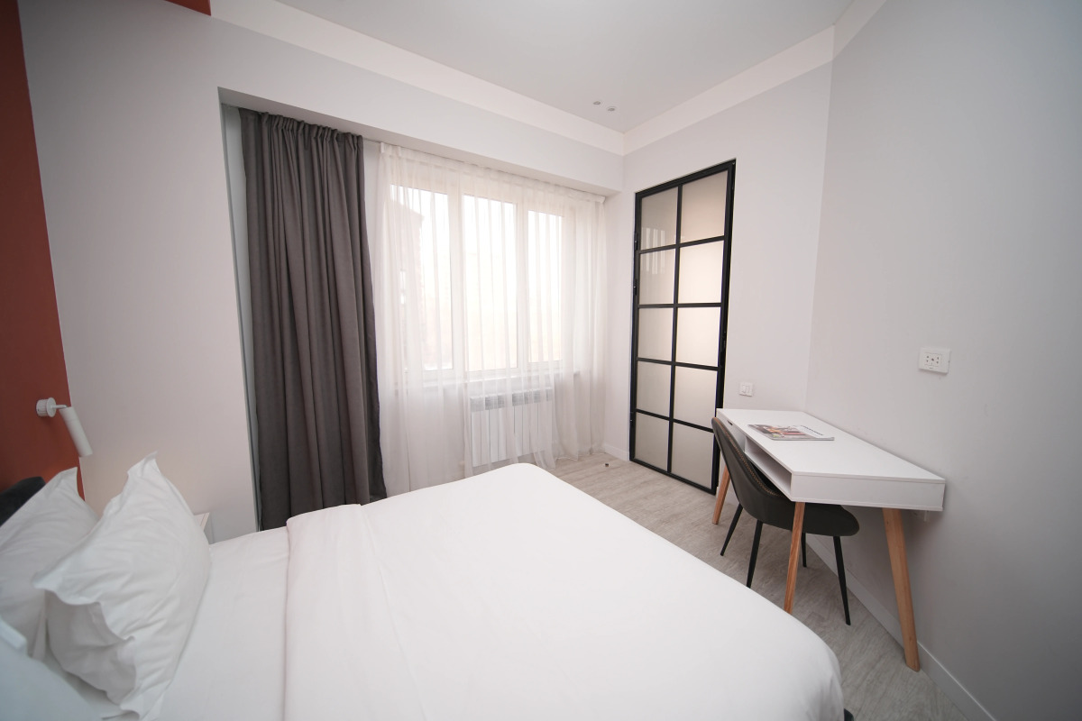 Апартаменты улучшенные в центре города от Sweet Home