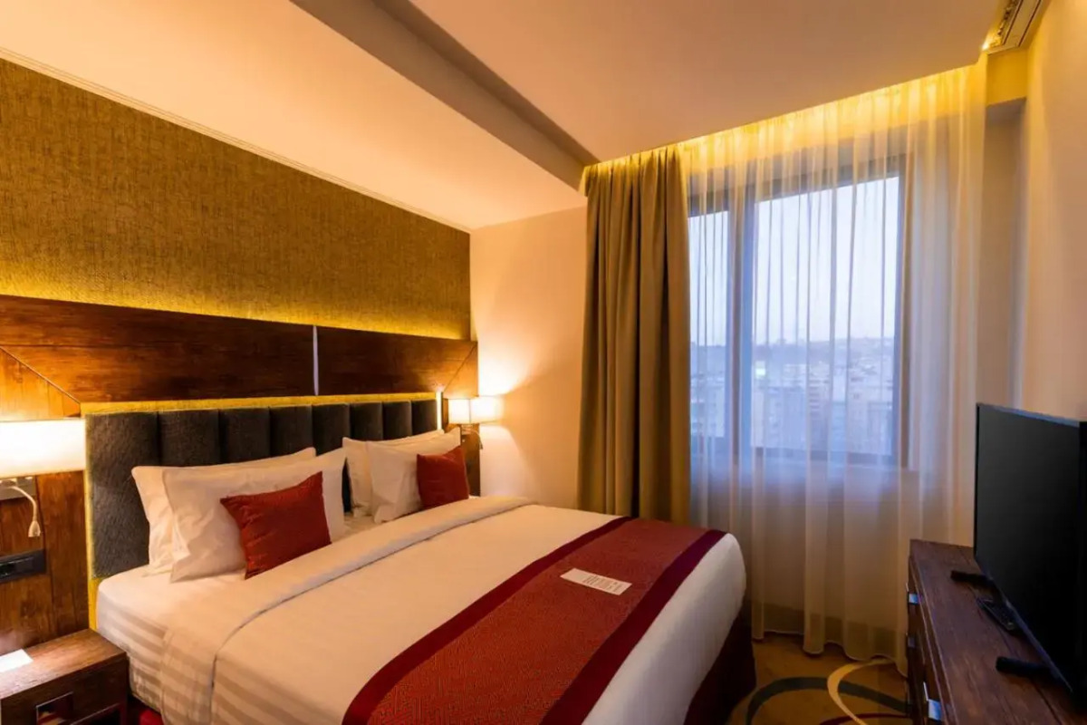 Отель Ramada and Suites by Wyndham Yerevan