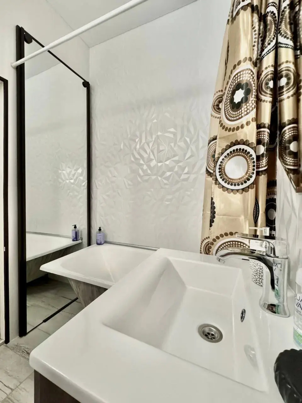 Апартаменты Шикарная уютная Трешка возле Площадь Победы