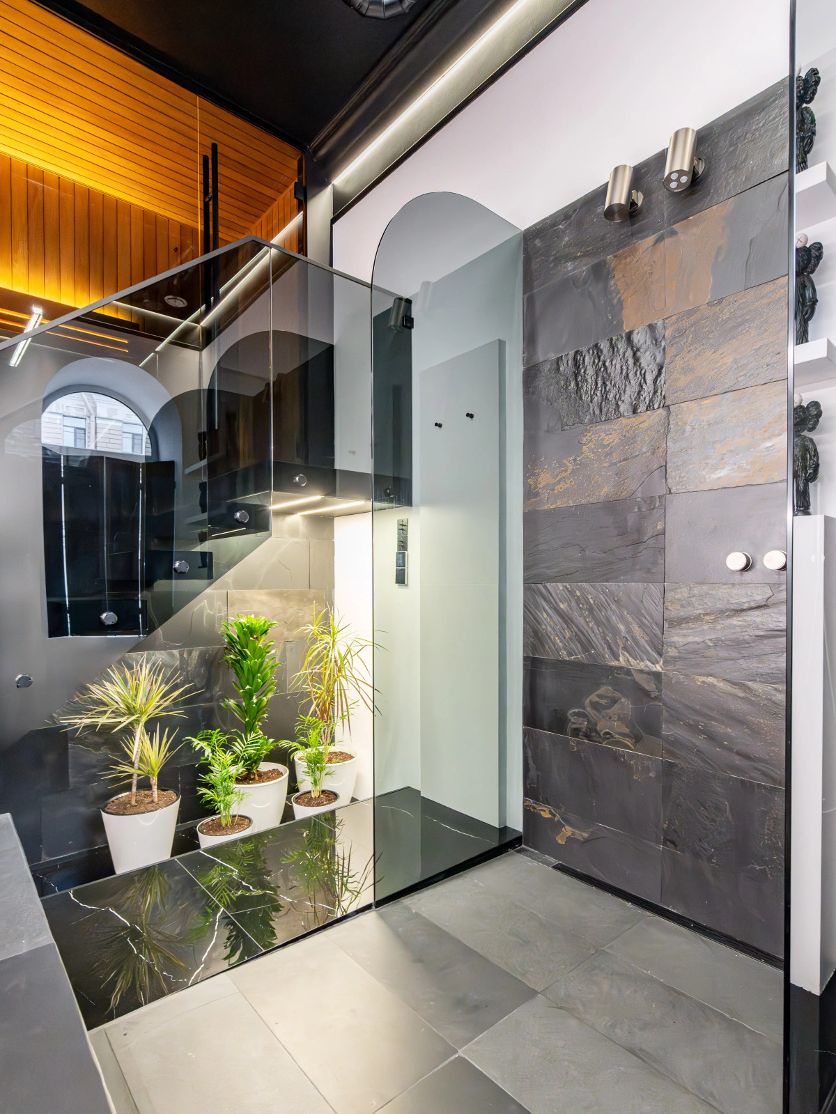 Апартаменты на Невском проспекте hth24 Apartments, авторский дизайн, сауна, камин