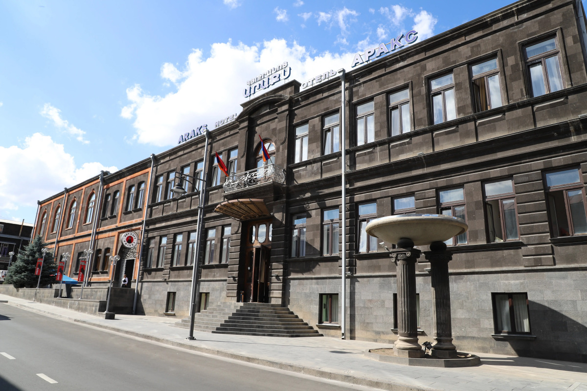 Araks Hotel Complex