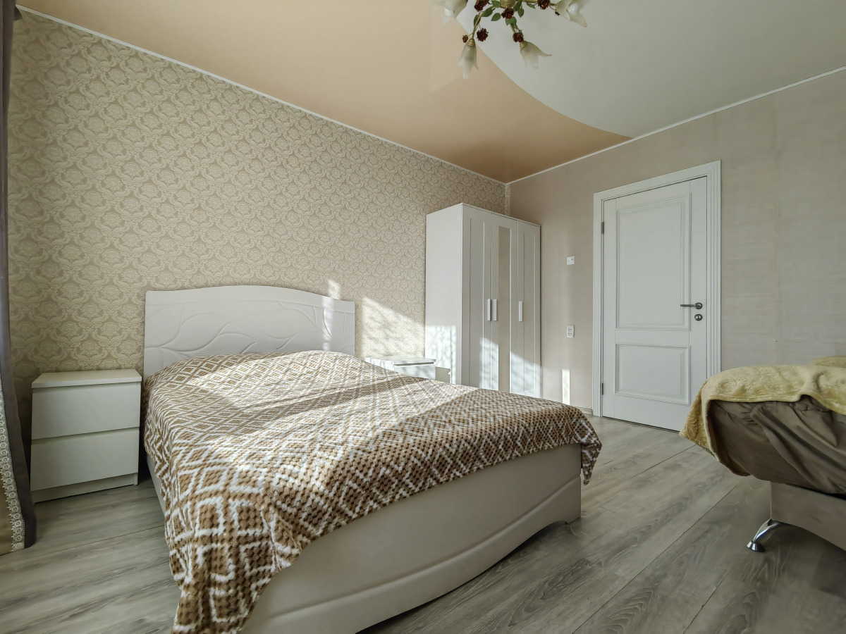 Апартаменты трехкомнатные  у Елены