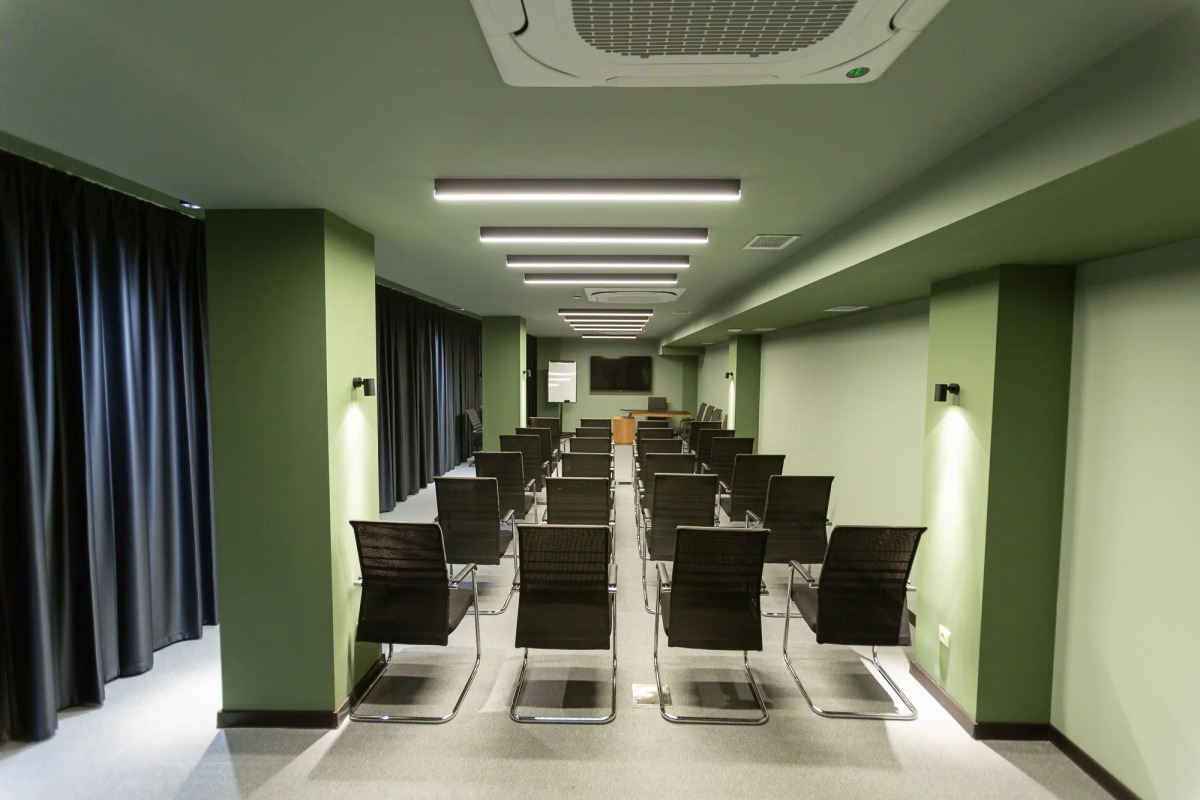 Отель West Inn Georgia