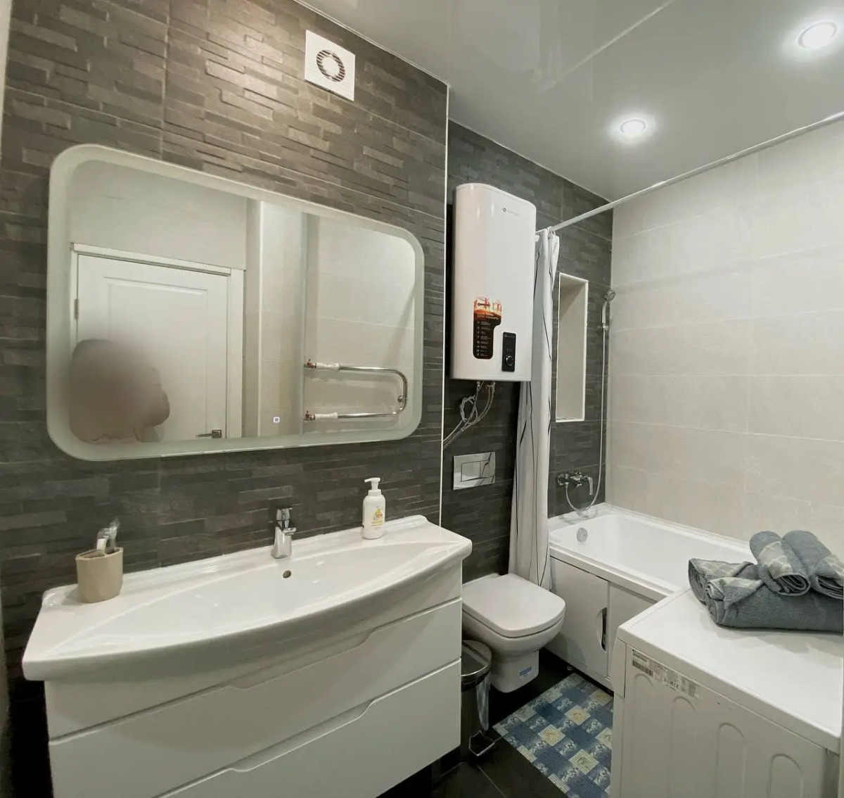 Апартаменты в Центре Города  на Высоком Этаже