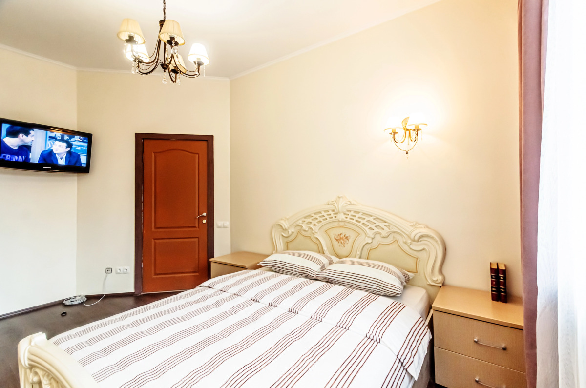 Апартаменты 2-к квартира на Никитинской 108