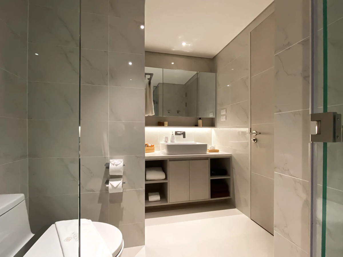 Апартаменты 2 спальни с видом на озеро в шаге от моря