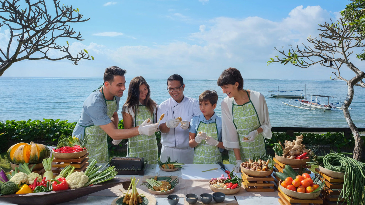 Отель Maya Sanur Resort & Spa