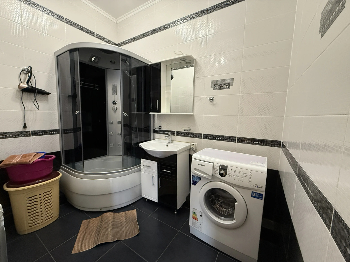 Квартира Видовая двухкомнатная Люкс с балконами на Набережной Ялты