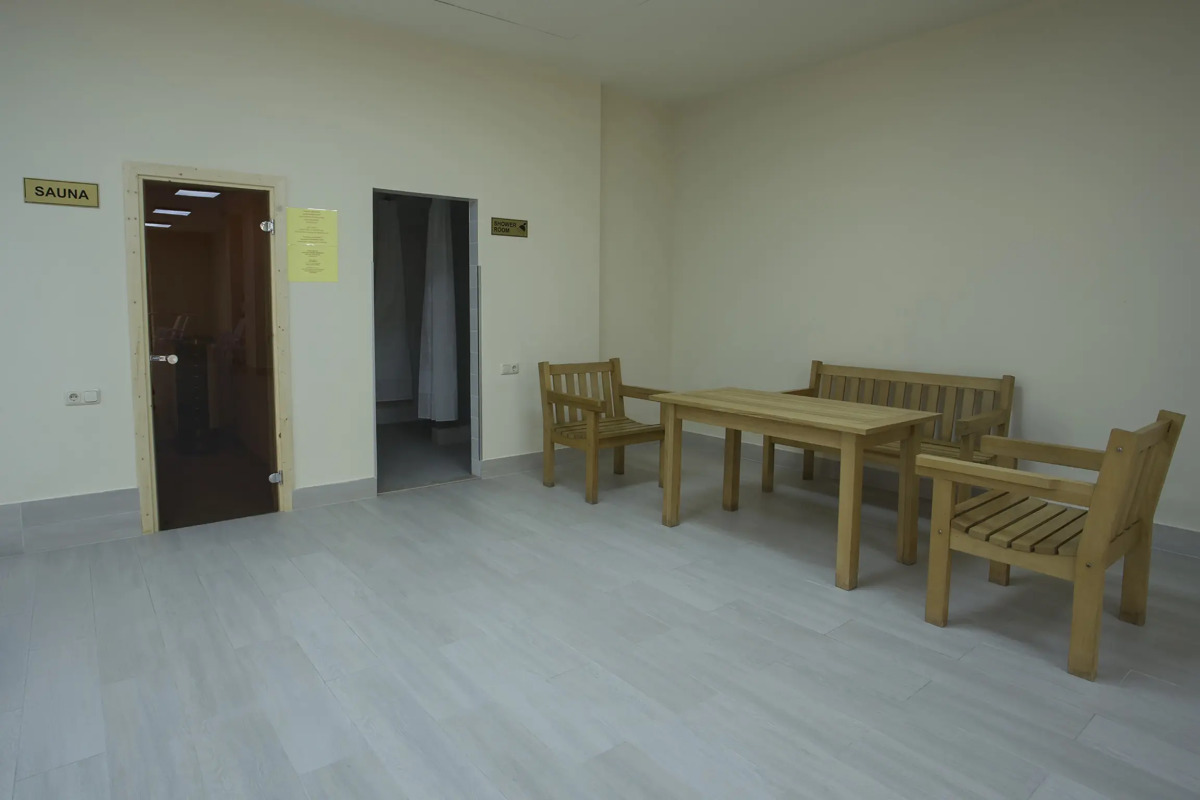 Отель Ani Central Inn