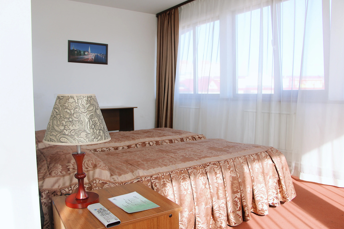 Отель Крона