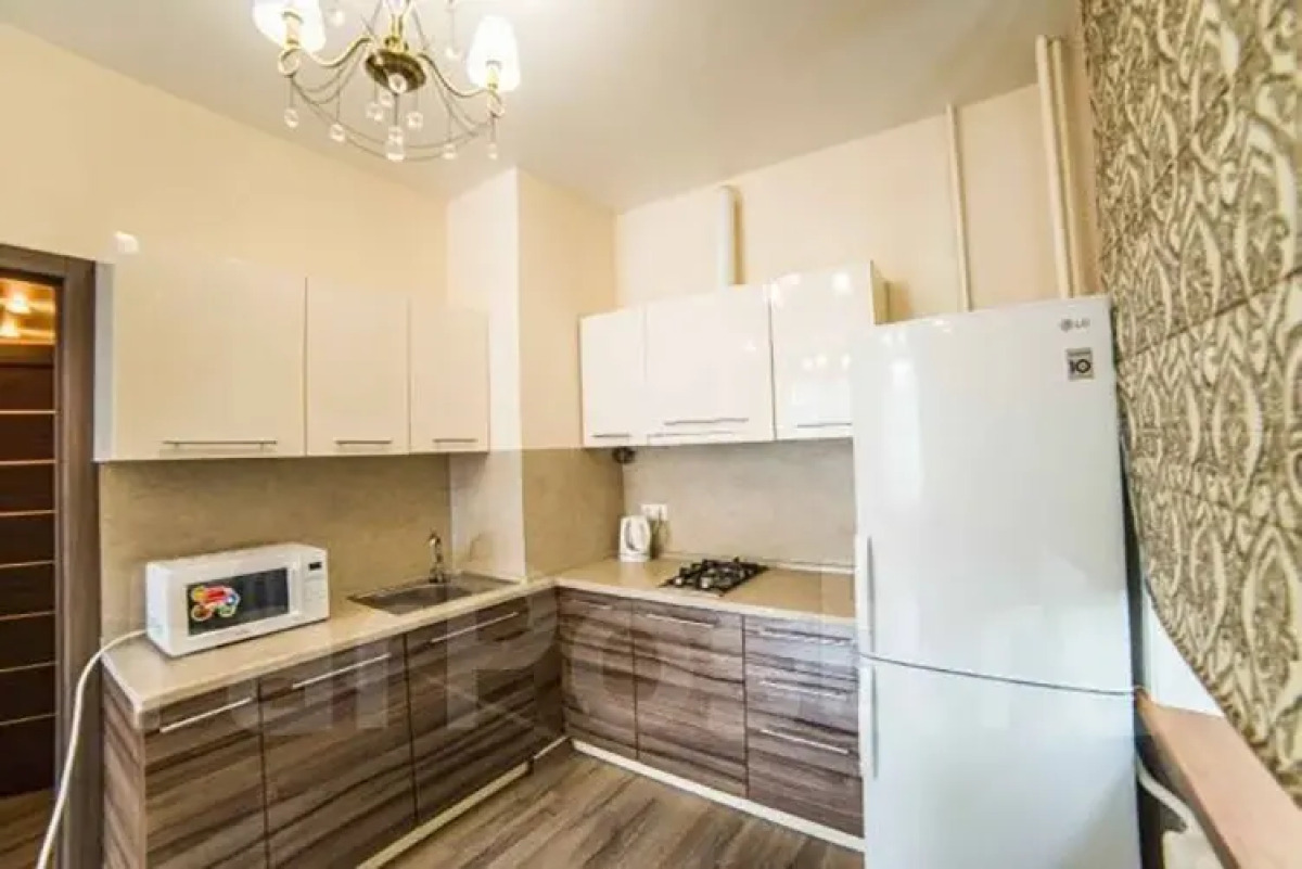 Апартаменты Двухкомнатные в центре города по Истомина 44