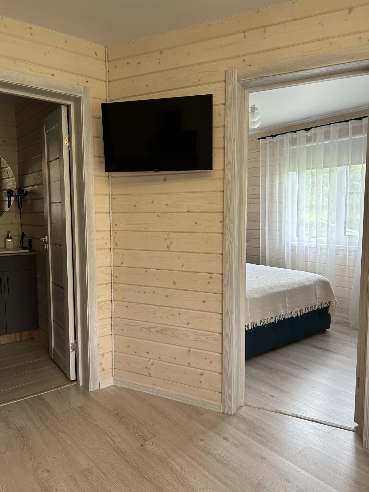 Частный Дом На Берегу Реки