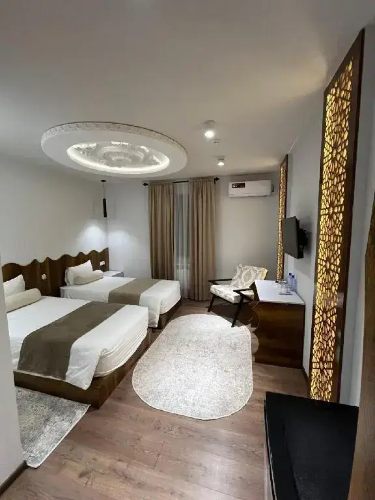 Отель Khans Palace