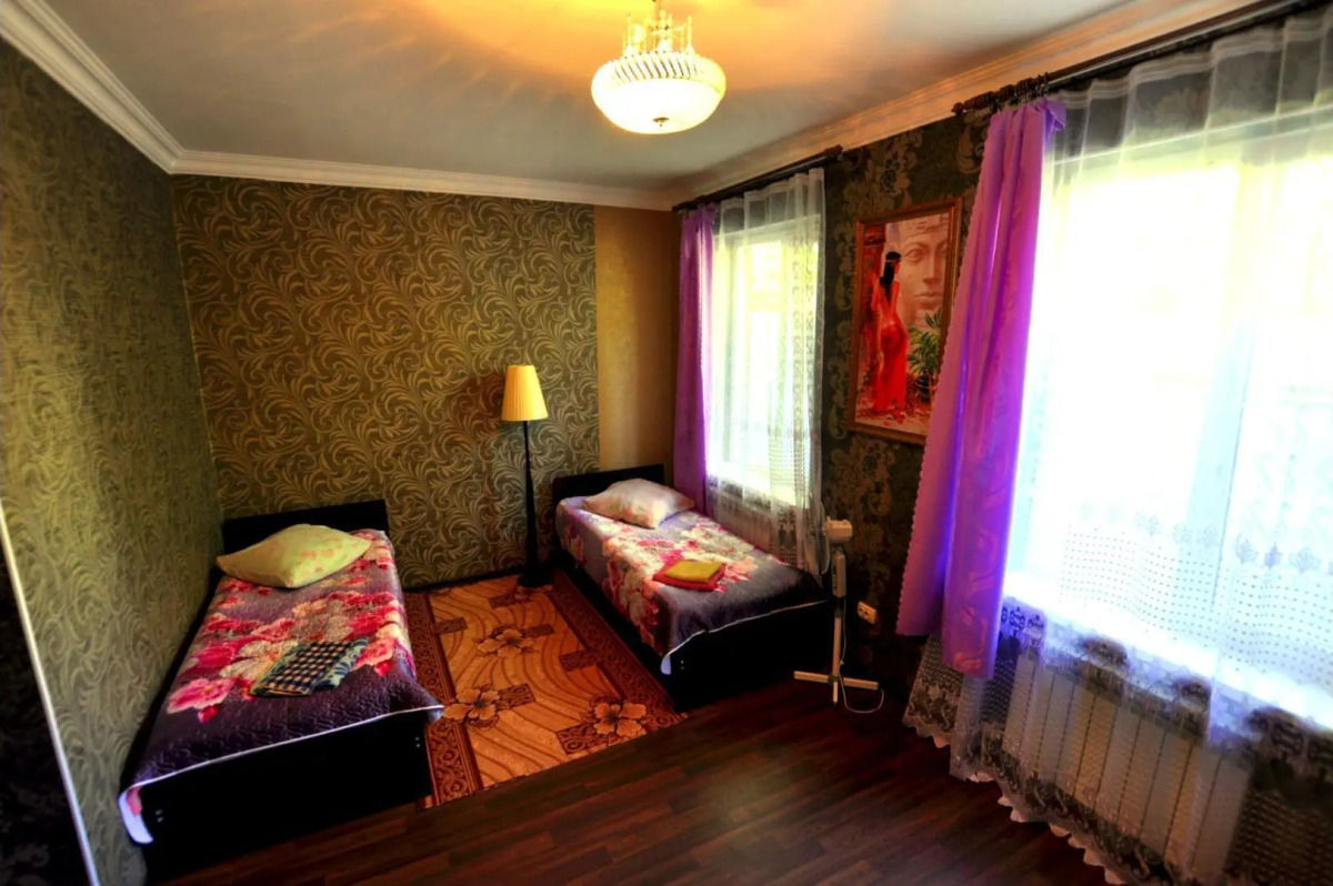 Отель Парамон