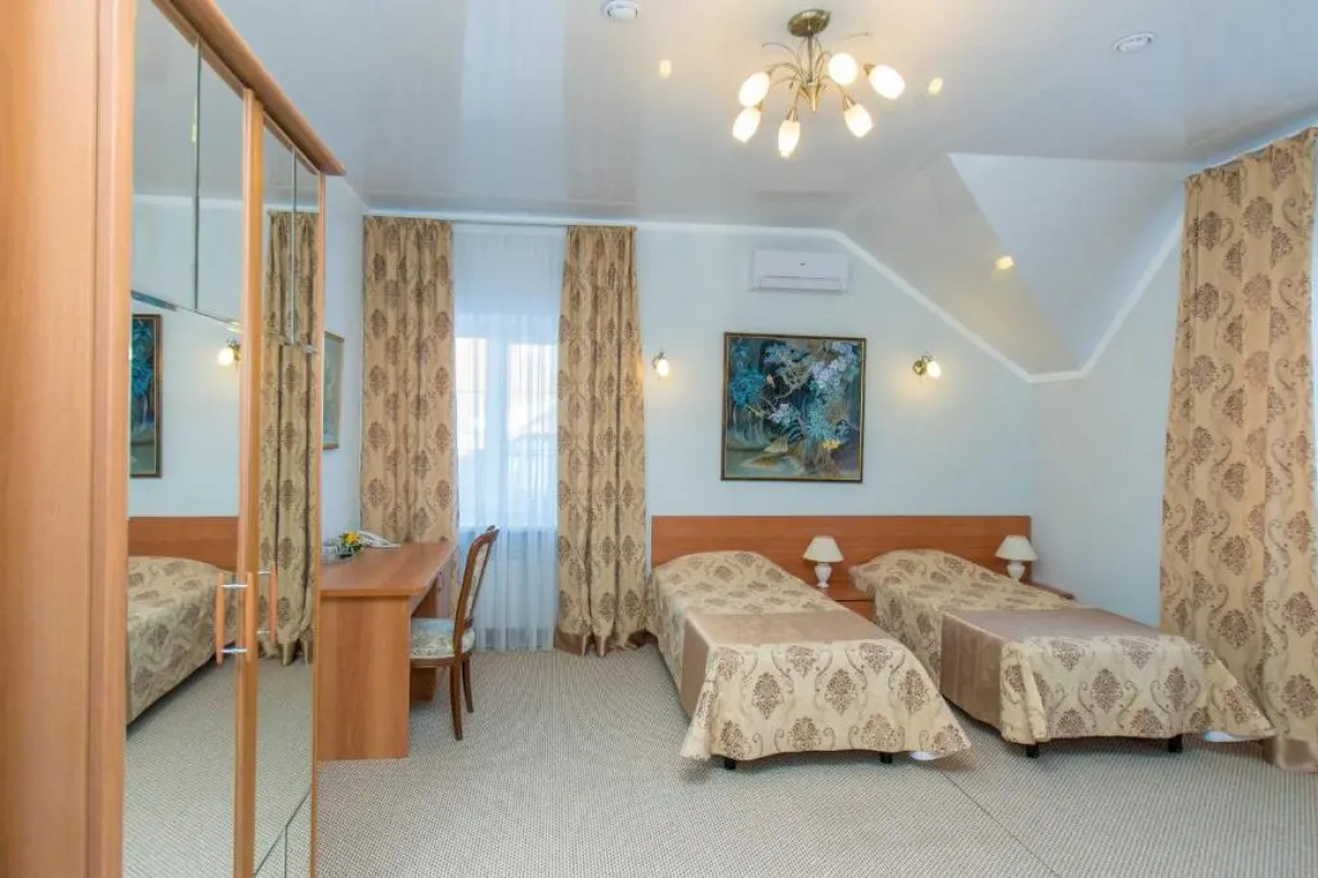 Отель Виноград