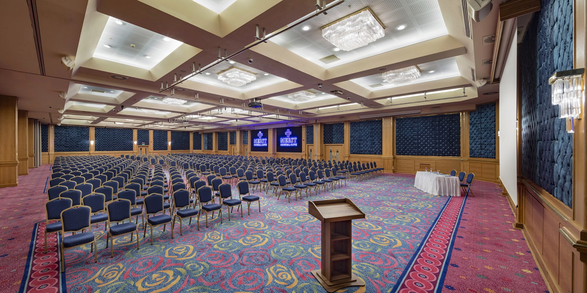 Отель Merit Crystal Cove Casino & SPA