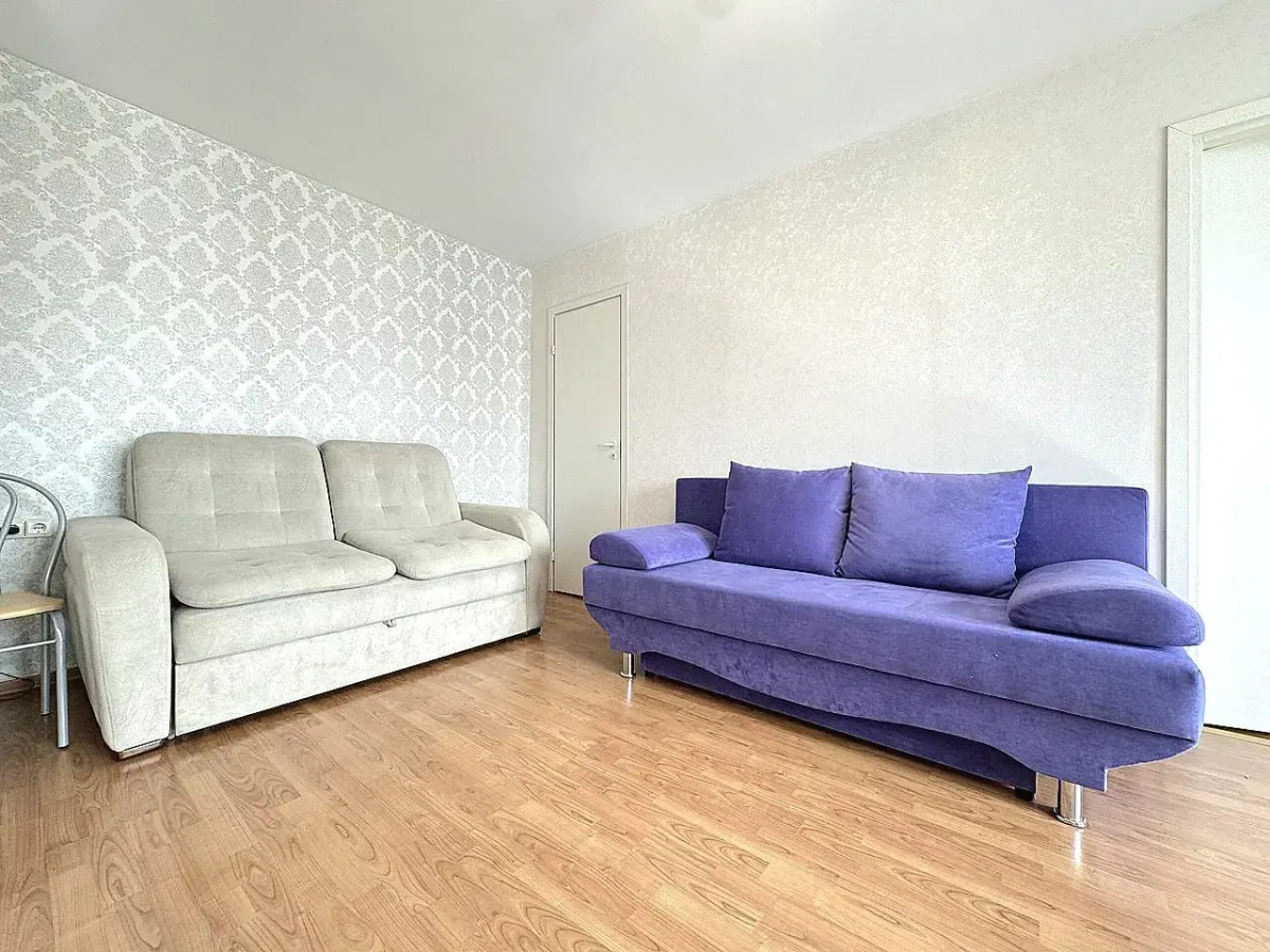 Квартира Двухкомнатная с Балконом и Кондиционером в Центре на Весенней