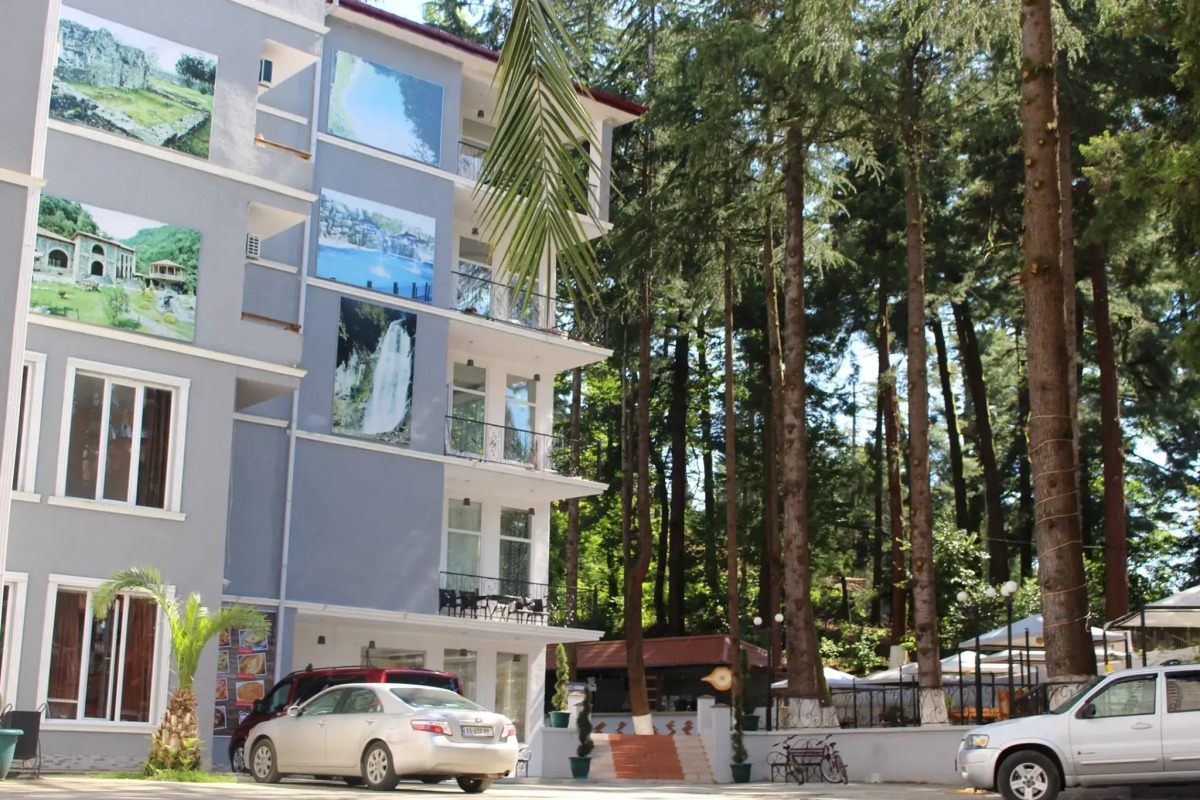 Отель Nine Brothers