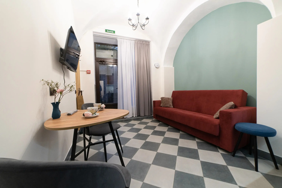 Отель Двенадцать