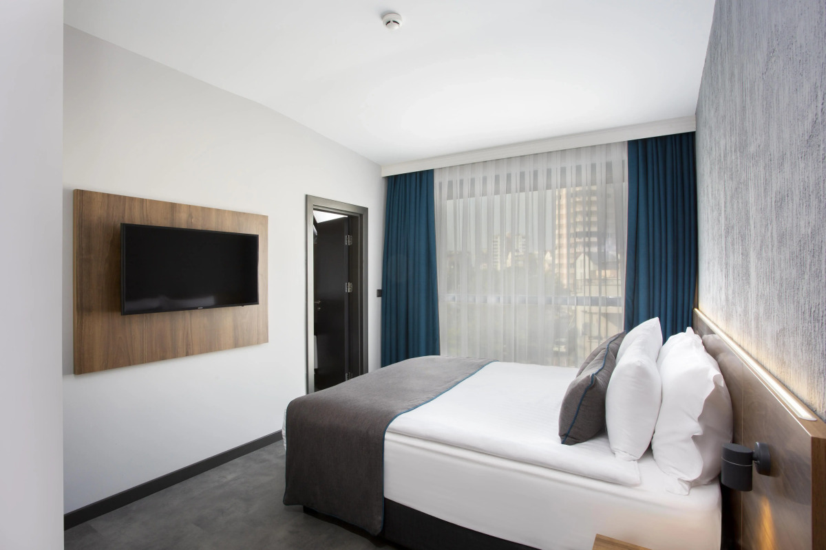 Отель Falcon 1511