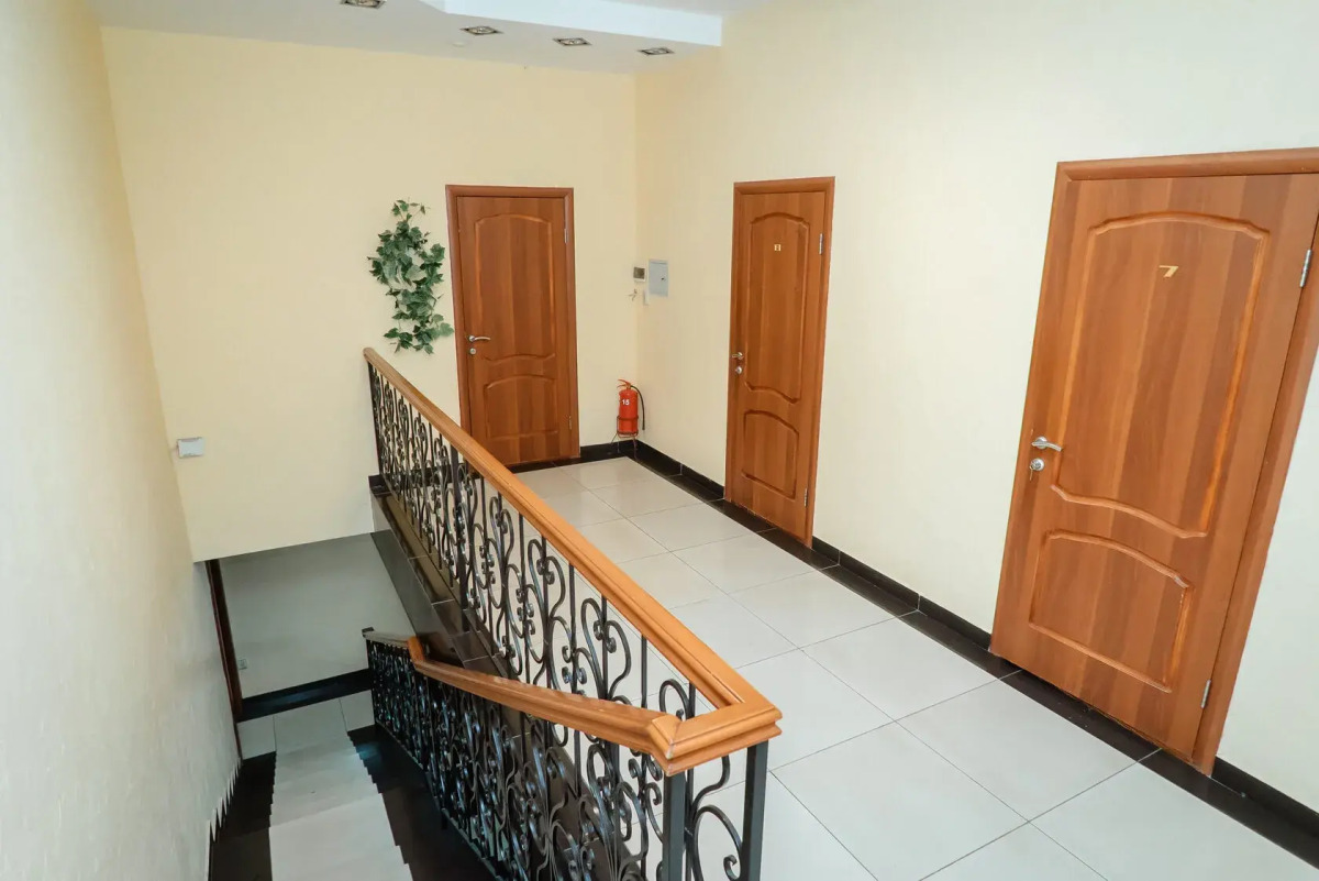 Отель Корона