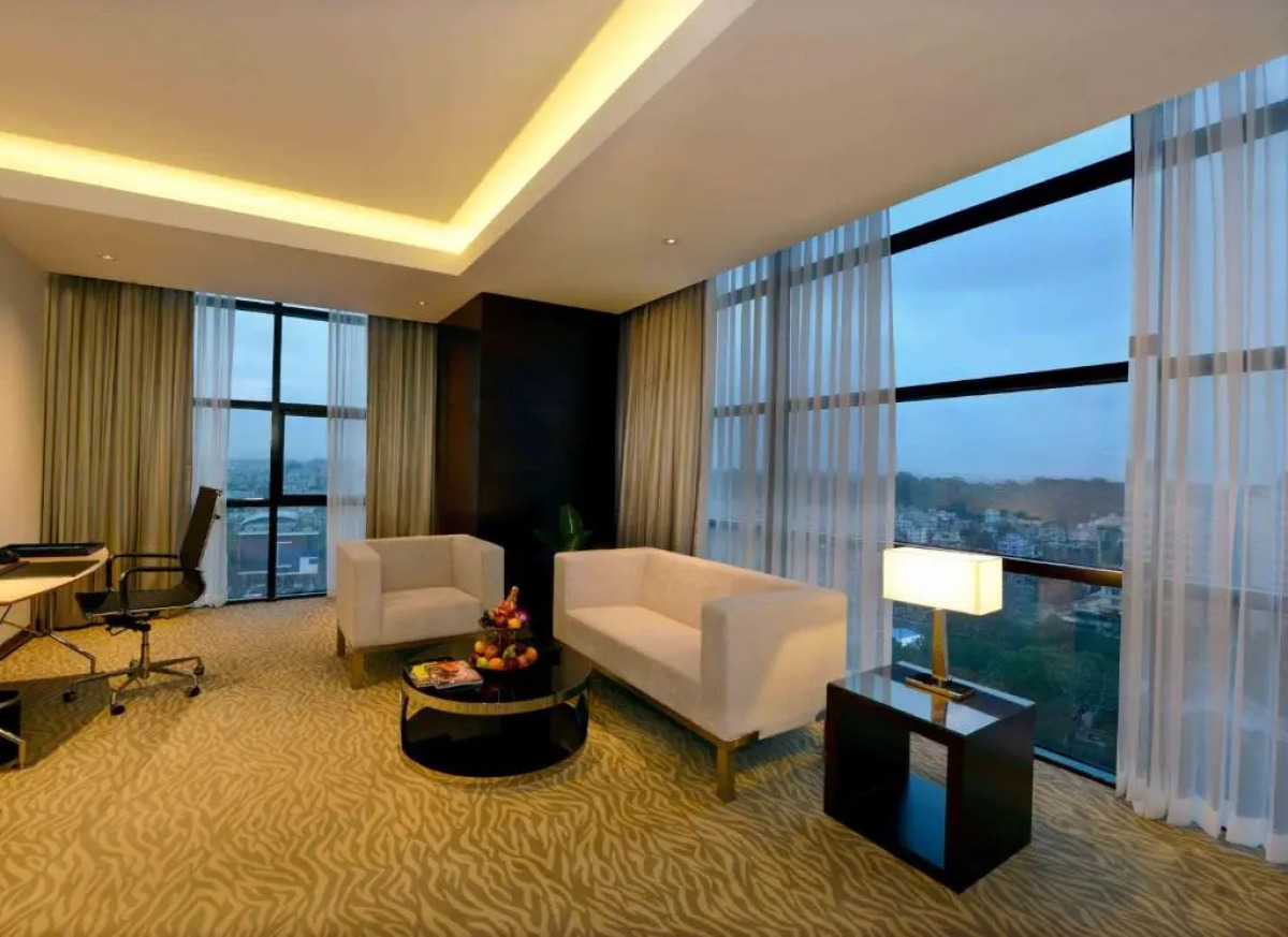 Отель Radisson Blu Chattogram Bay View